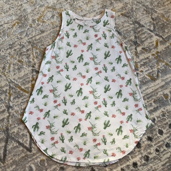 Women’s shirt! - Picture 1 of 3